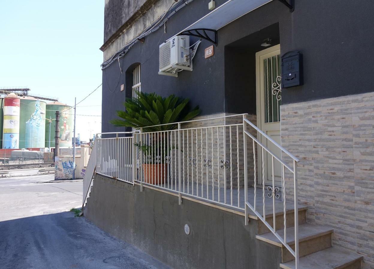 Giader'S House - Free Parking Apartment Catania Luaran gambar